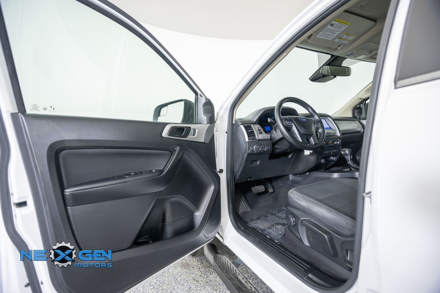 Main image 9
