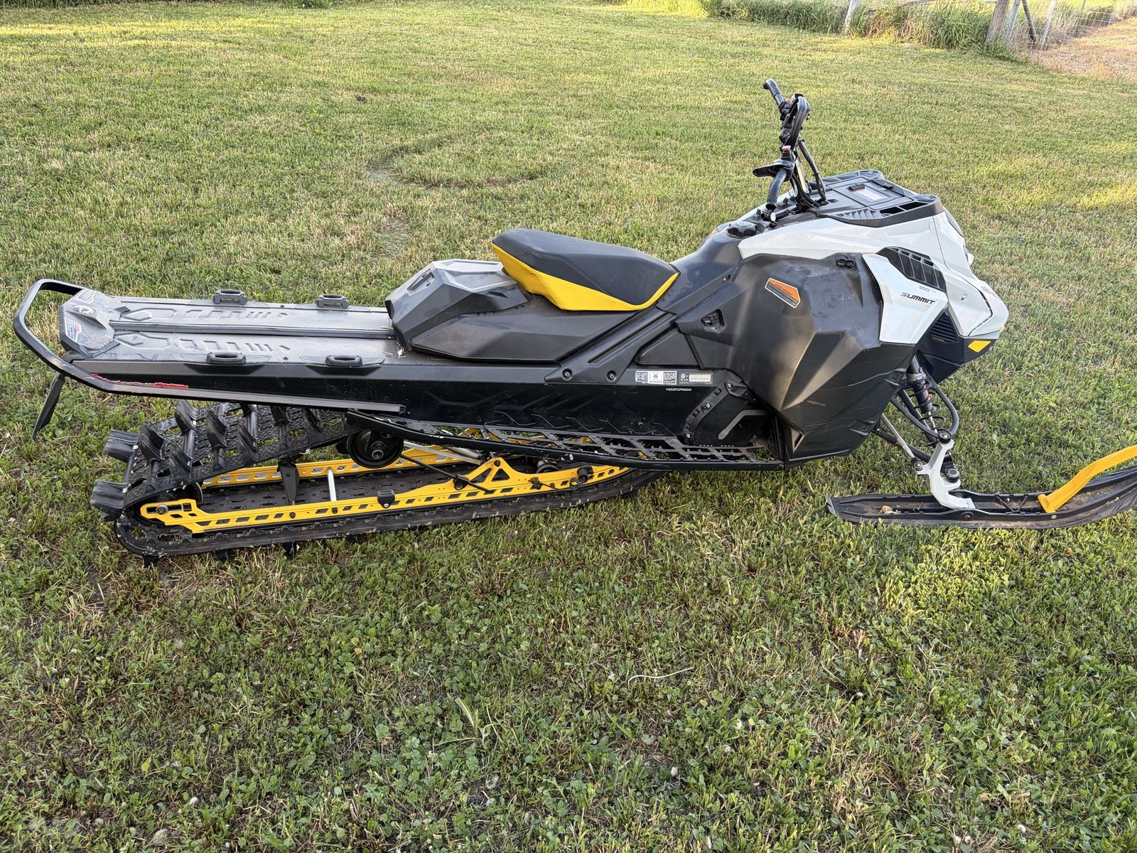2023 Skidoo Summit 850