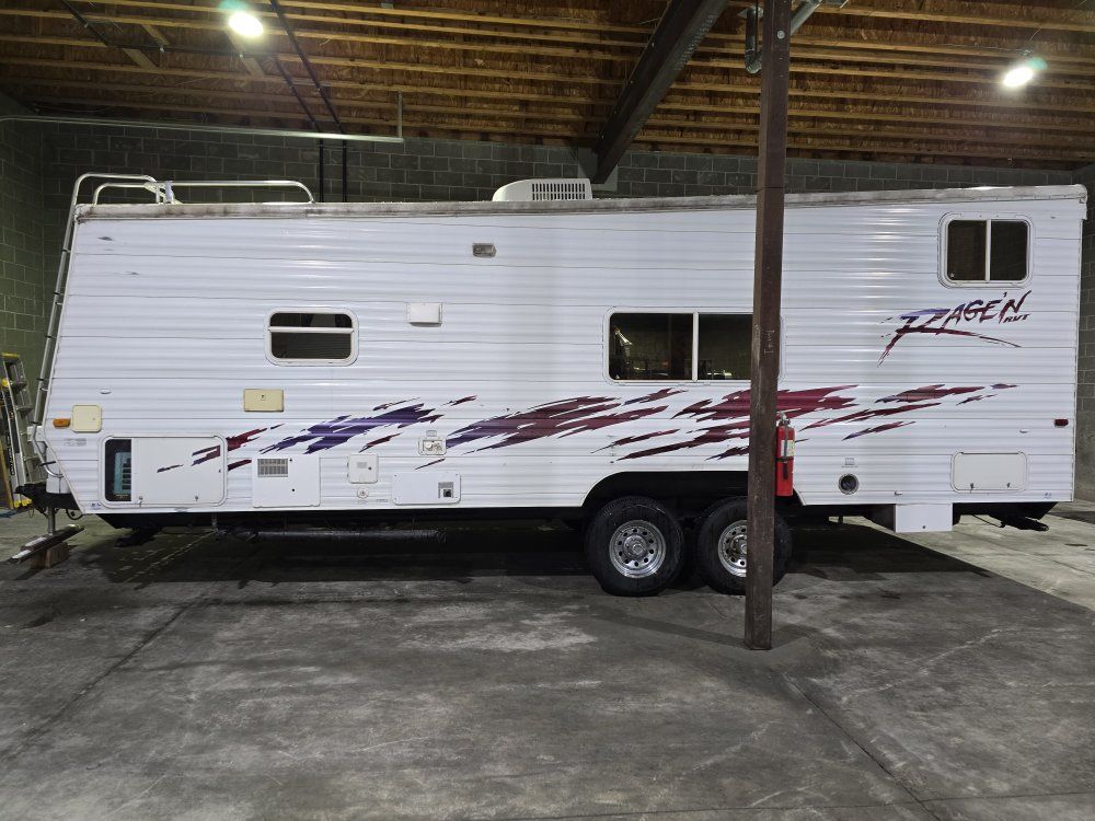 2003 Ragen 25' toy hauler