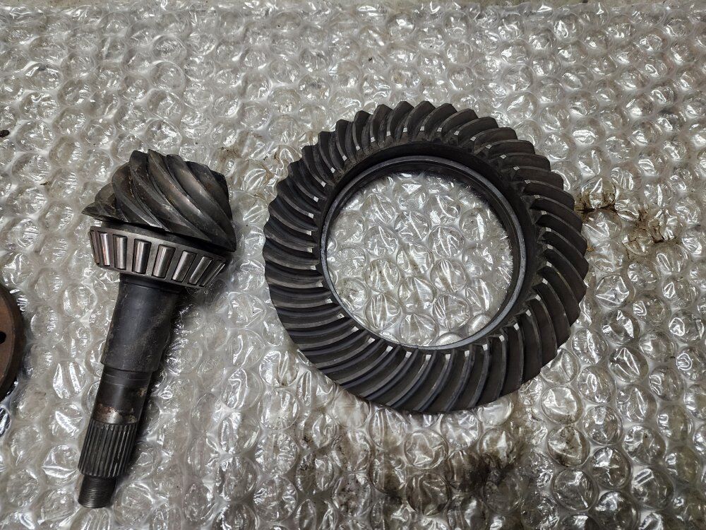 FORD 4.10 Rear End Ring and Pinion