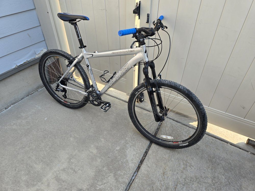Specialized Rockhopper Mountain Bike - Silver Hardtail, Shimano Alivio, Truvativ Cranks