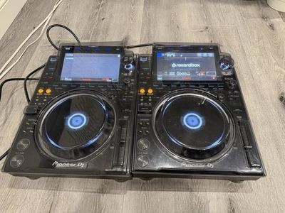 Pioneer DJ CDJ-3000 (Pair) with original cables and Free Decksaver Covers