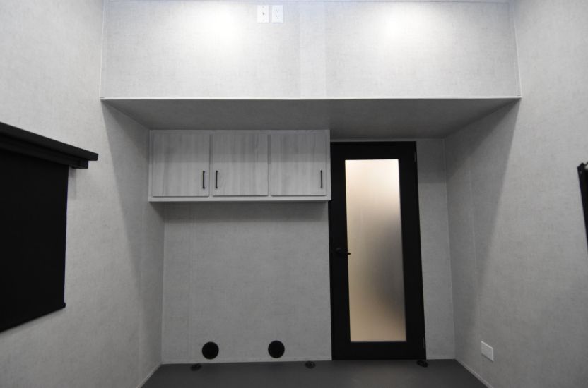 Main image 33