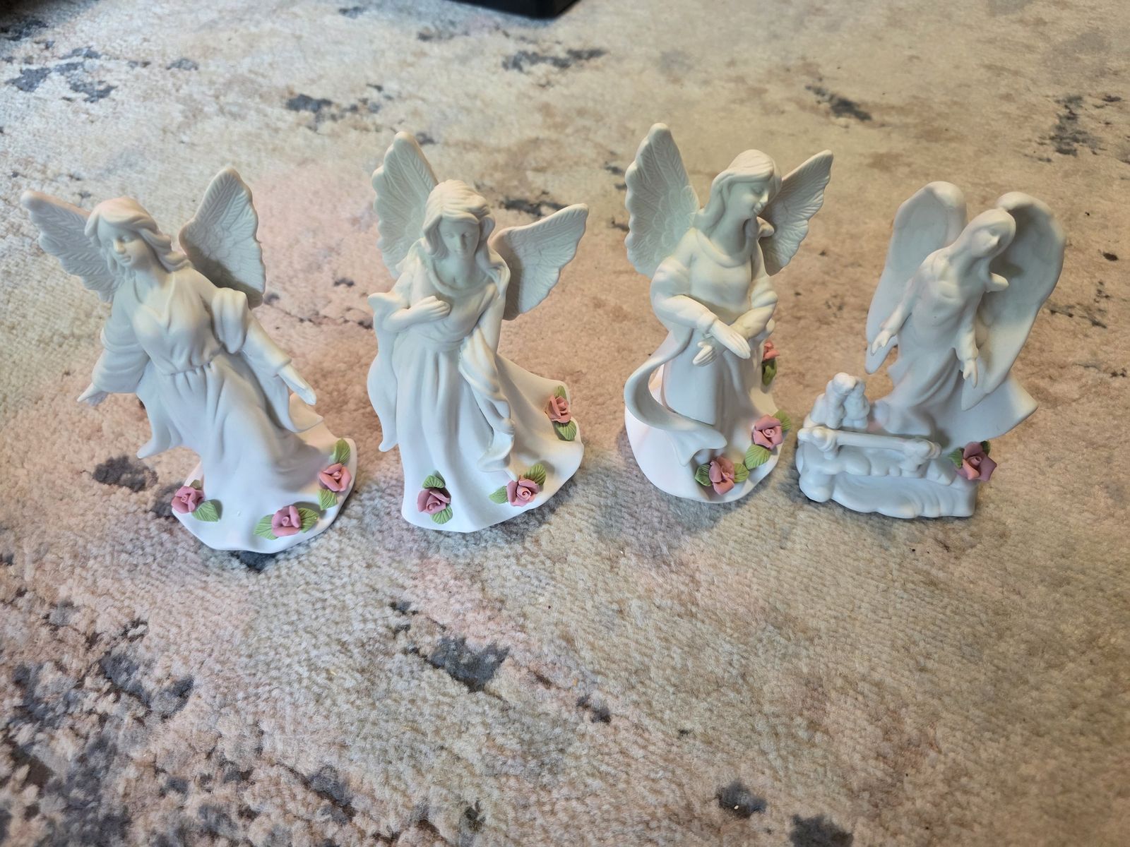 4 Angel Figurines – Decorative Set