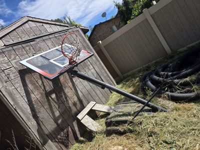 adjustable basketball hoop