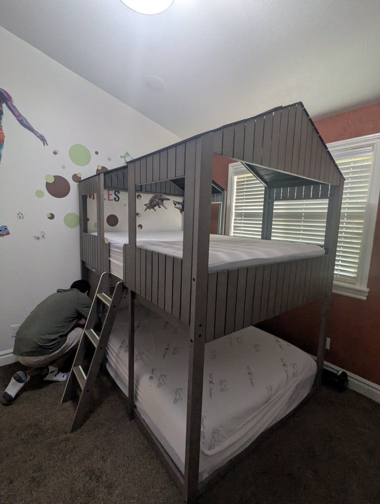 Main image 4