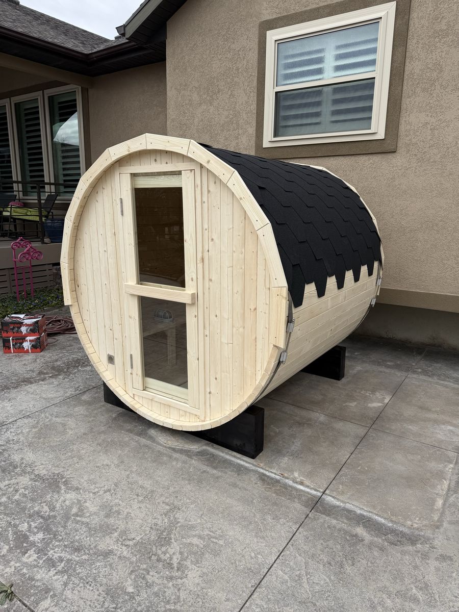 4-Person Barrel Sauna