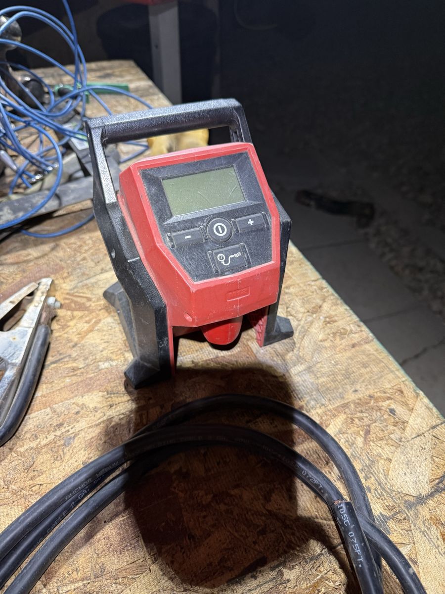 Milwaukee M12 Compact Inflator 2475-20 Cordless Air Pump Tool Only