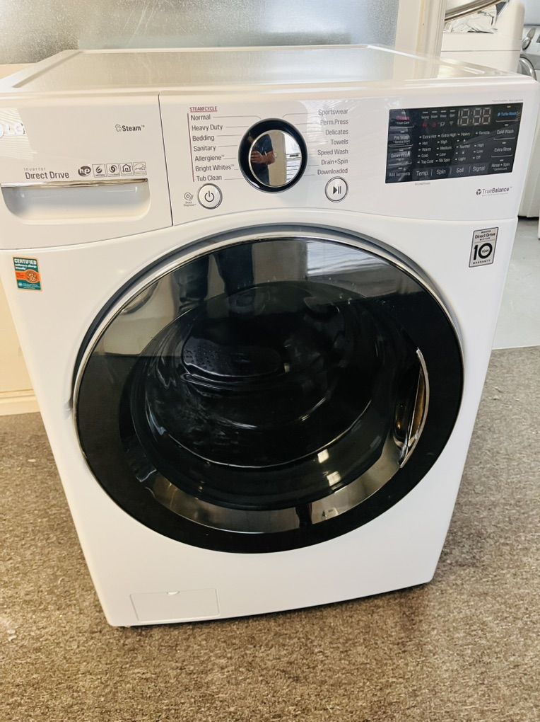 Very Nice LG 4.5 Cu Ft Washing Machine