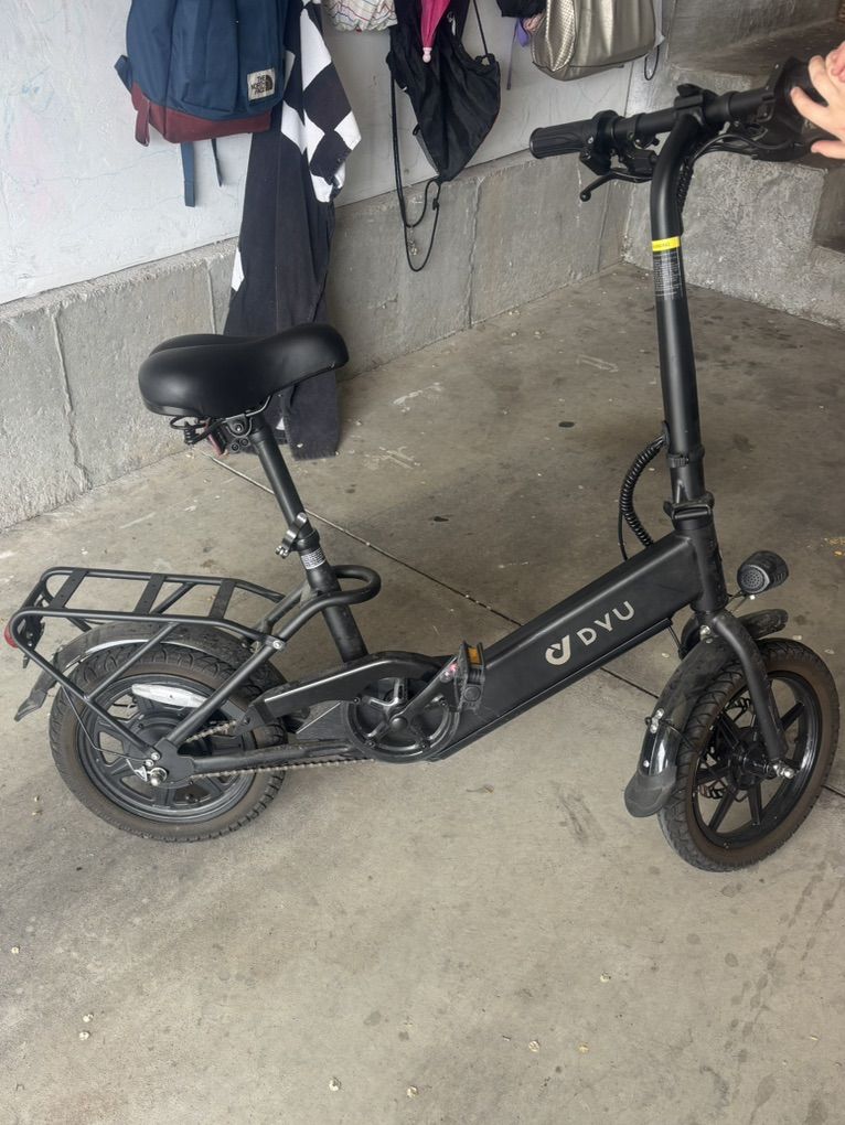 DVU electric Bike Great condition!!