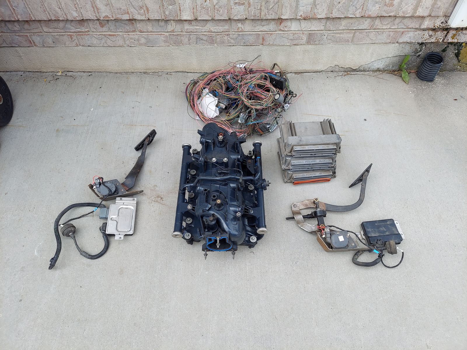 EFI Manifold and parts for sale or trade