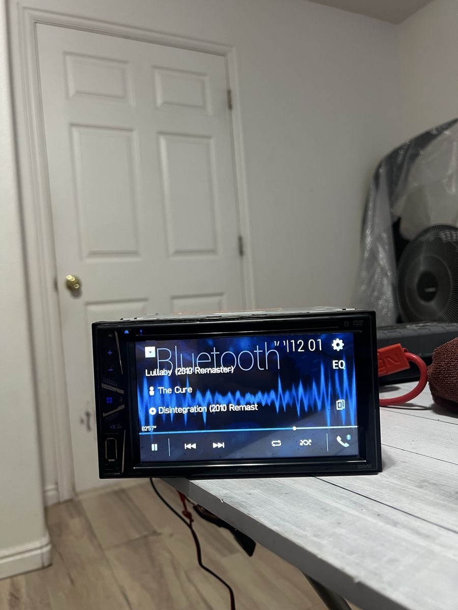 Pioneer  Stereo BLUETOOTH  out puts FM USB AUX new reverse camera