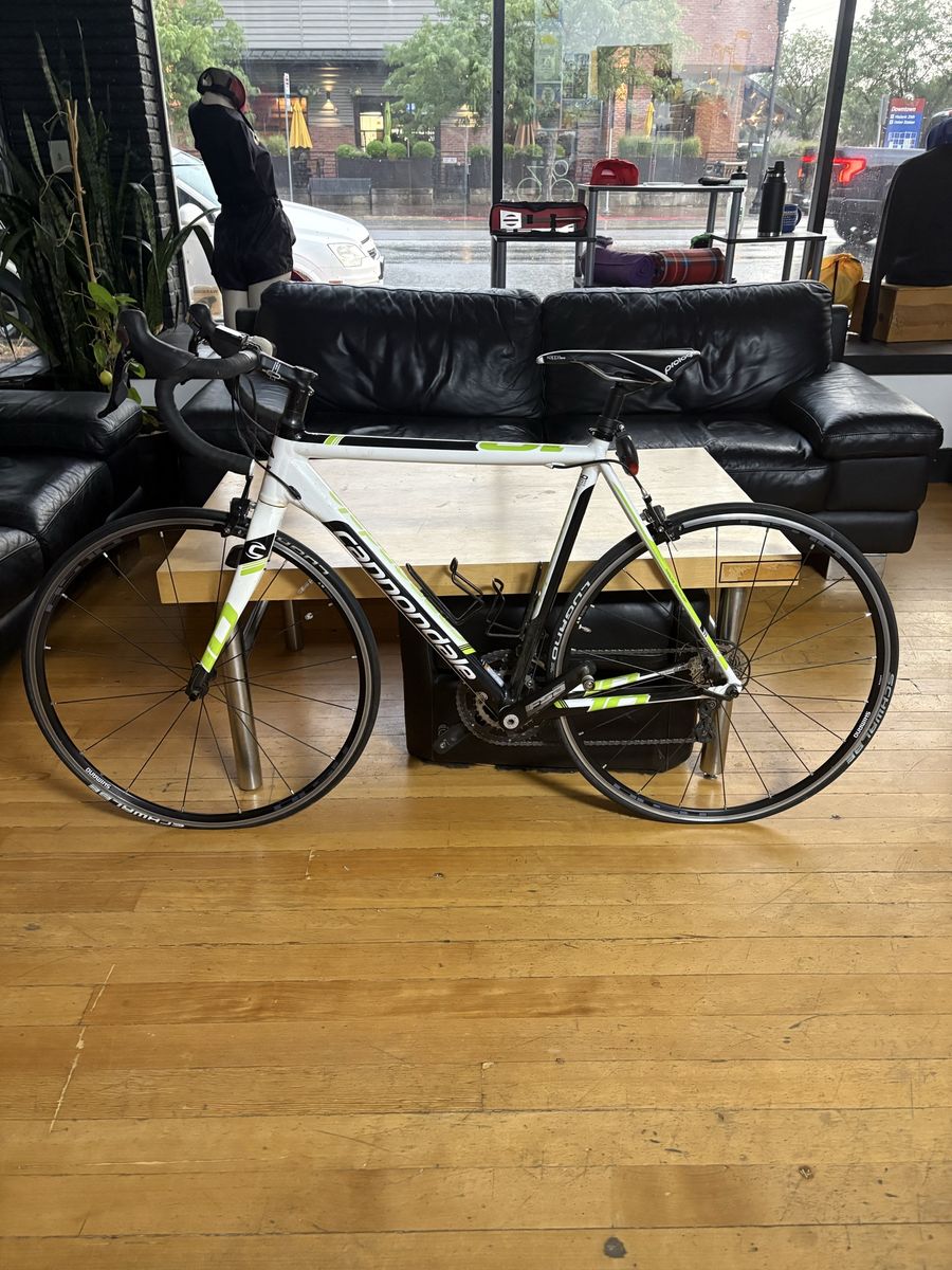 Cannondale CAAD10 5 105 Rode Bike