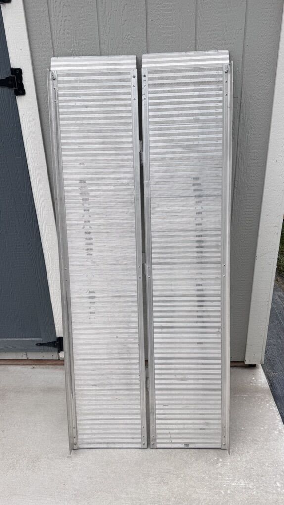 Folding Aluminum Cargo Ramp