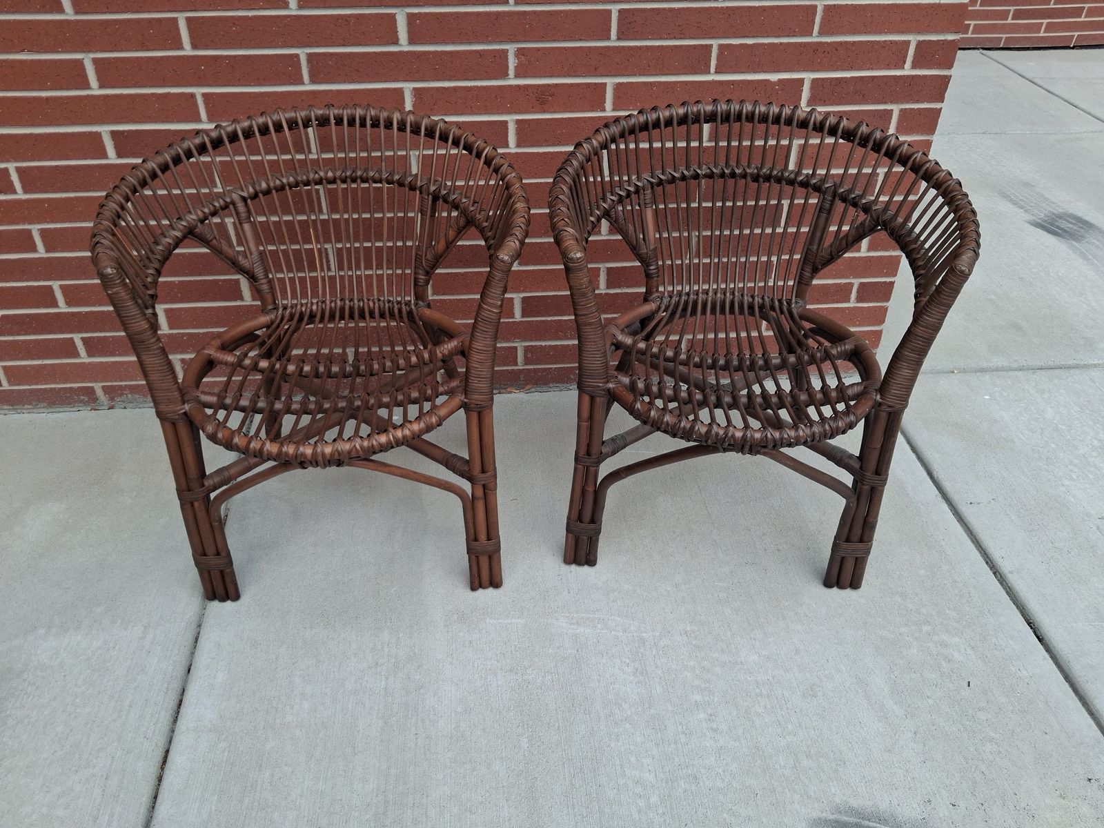 pier one Wicker chairs