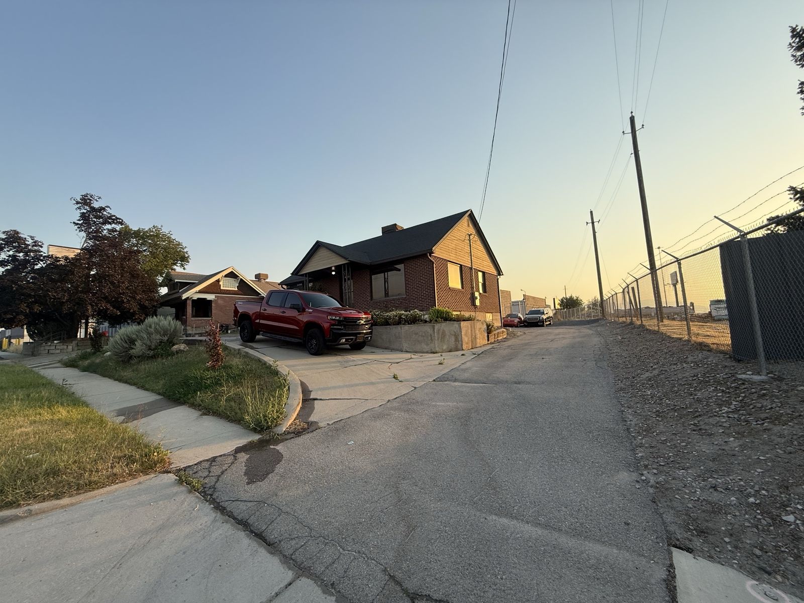 Car lot , dealership for rent in Murray