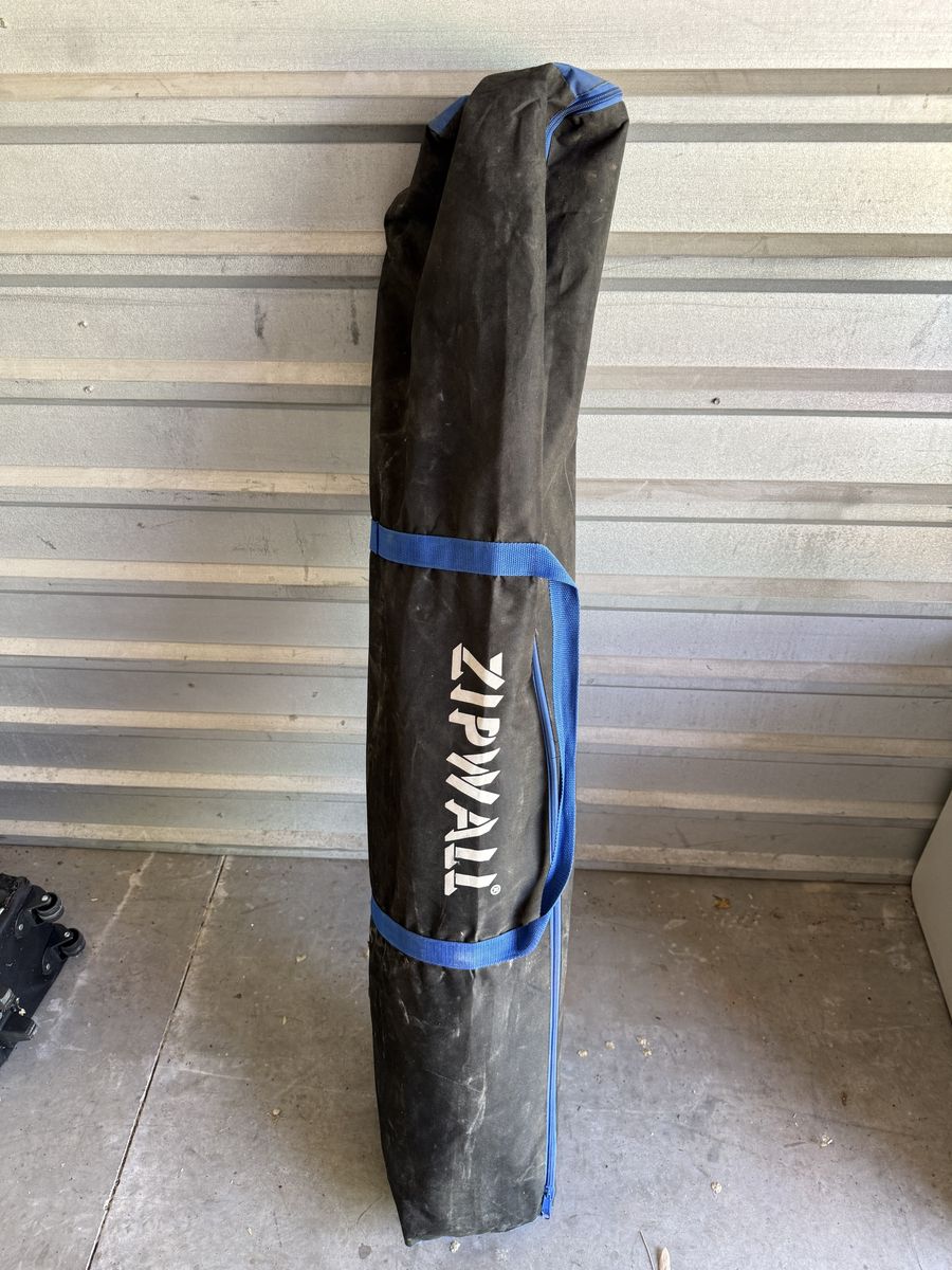ZIPWALL_10 ft. Stainless Steel Dust Barrier Poles with 2-Adhesive Zippers and a Carry Bag Black (4-Pack)