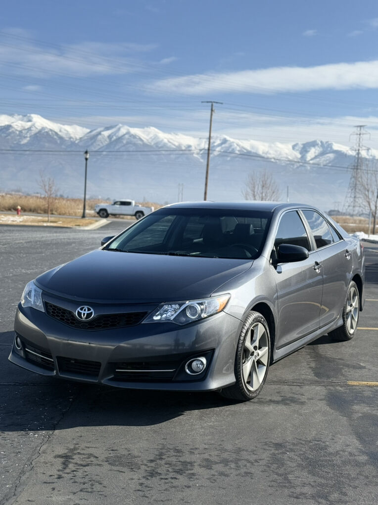 2012 TOYOTA CAMRY SE