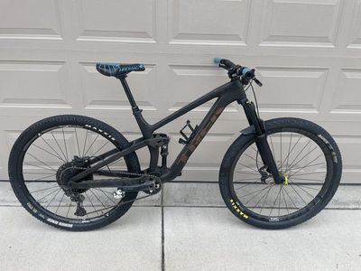 2022 Trek Top Fuel 9.7 Carbon 29er (Medium)