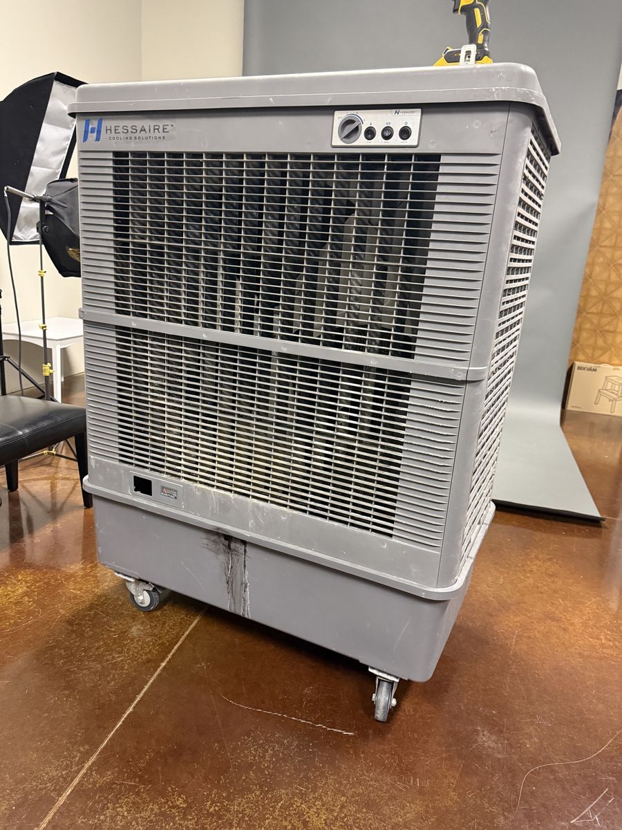 Portable swamp cooler. Evaporative cooler.