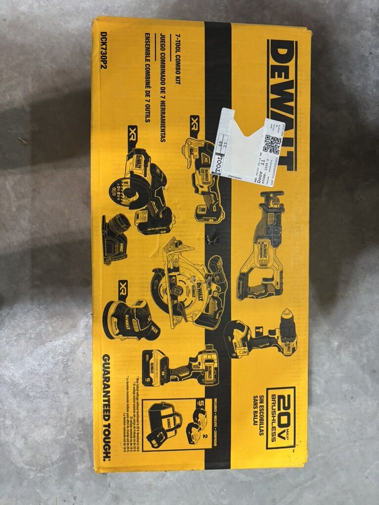 New In Box - DEWALT 20V MAX 7-TOOL COMBO KIT