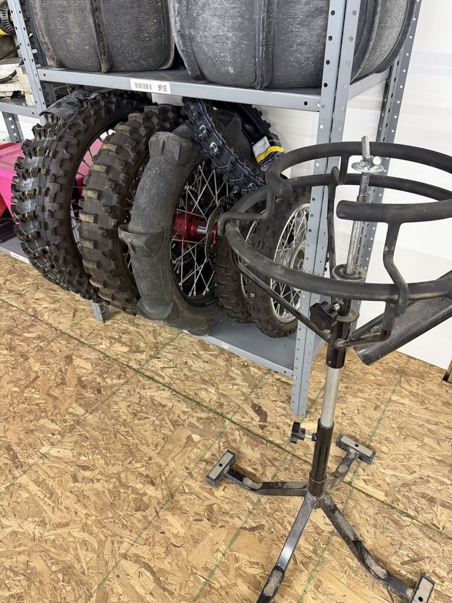 Motorcycle Tire Mounting