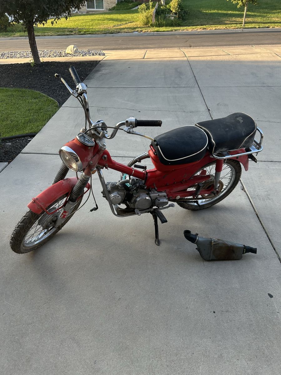 Vintage Red Honda 1971 Trail 90 CT90 Motorcycle Project Bike