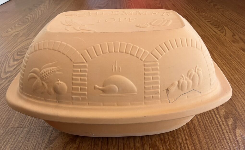 NEW! Clay Pot Or Baker For CookIng Food In An Oven