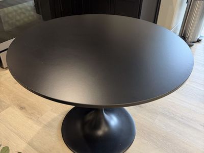 IKEA table in like new condition