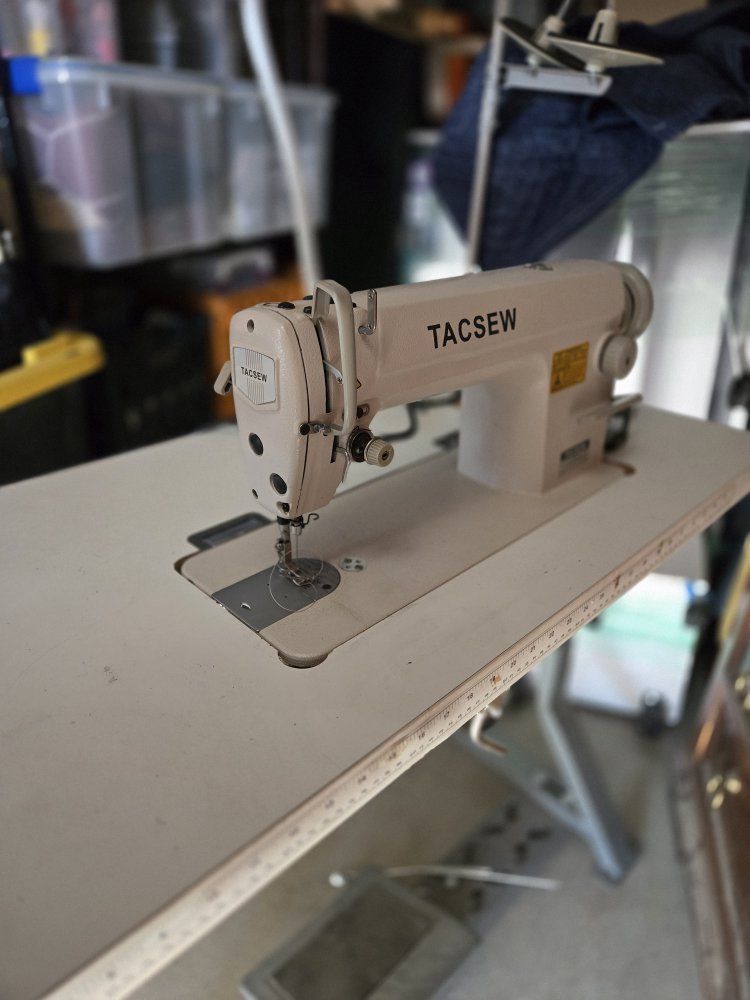 Tacsew Industrial Sewing Machine w/ Servo Motor, Reverse & Table ONLY $450 OBO