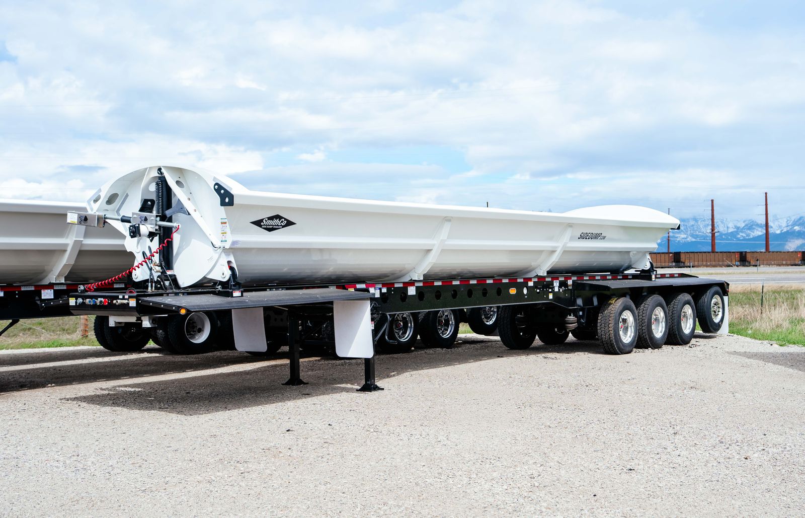 SMITHCO SX4 SIDE DUMP TRAILER