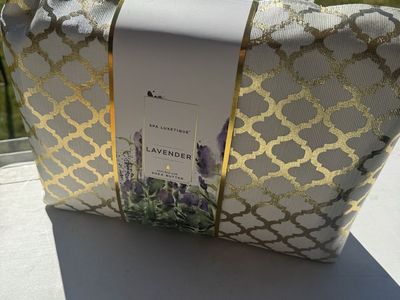 NEW -16 Piece Spa Set