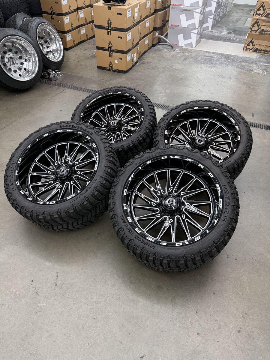 LIKE NEW 24x12 TIS 547 wheels/ 35x13.50r24 patriot tires 8x170