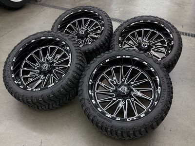 LIKE NEW 24x12 TIS 547 wheels/ 35x13.50r24 patriot tires 8x170