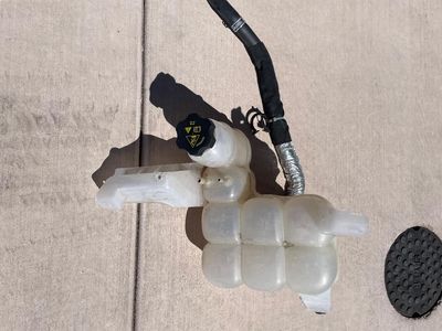 2025 Ram 2500 Coolant tank