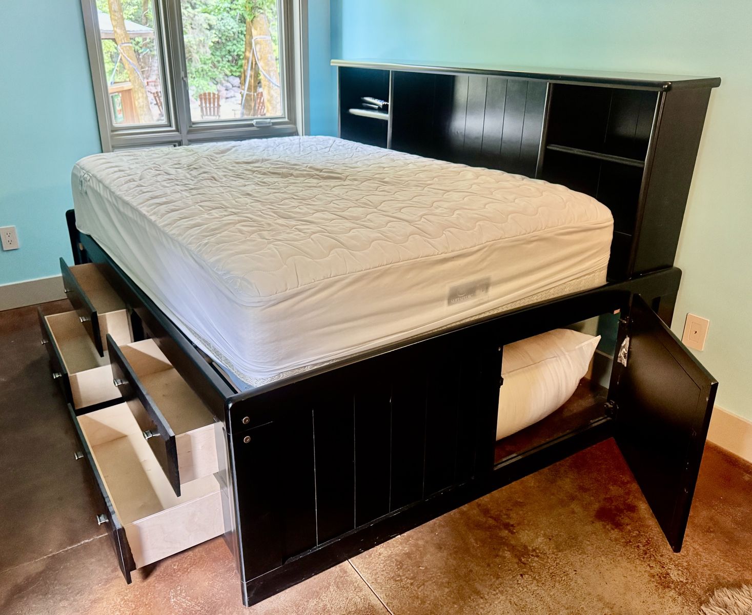 Black Wood Full-Size Storage Bed with Hutch & Drawers – Great Condition