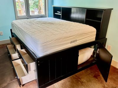 Black Wood Full-Size Storage Bed with Hutch & Drawers – Great Condition