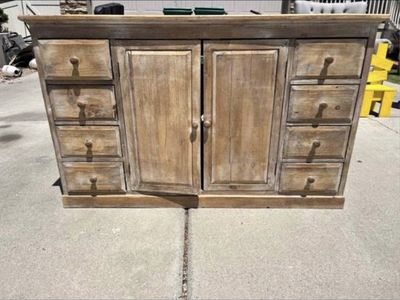 Pretty tv stand