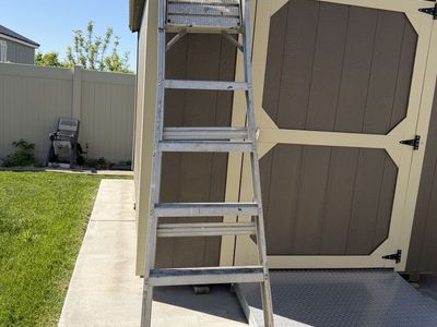 Aluminum 8 foot ladder
