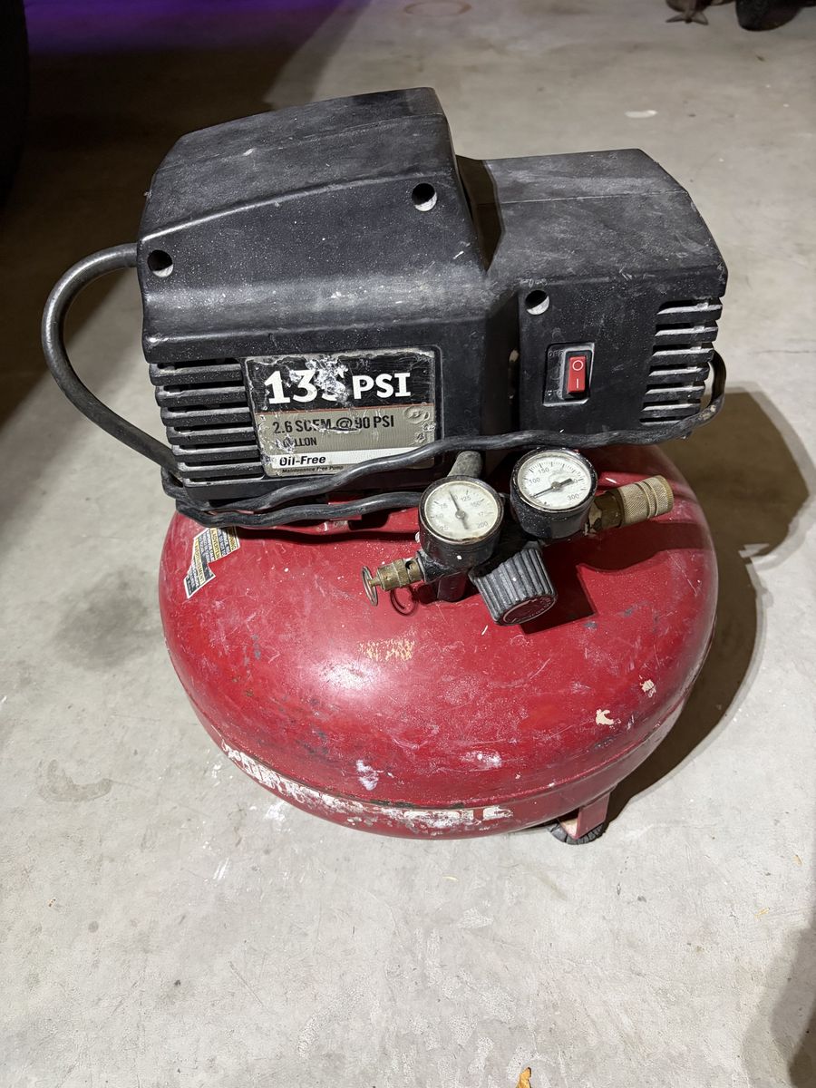 Portable 135 PSI Oil-Free Pancake Air Compressor 2.6 SCFM @ 90 PSI