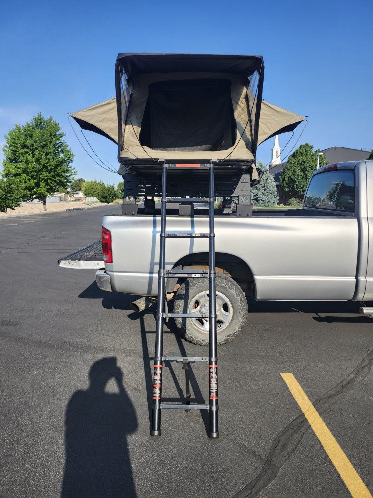NaturNest Sirius 1 Roof Top Tent with annex room