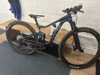 SM LIV PIQUE ADV PRO 29