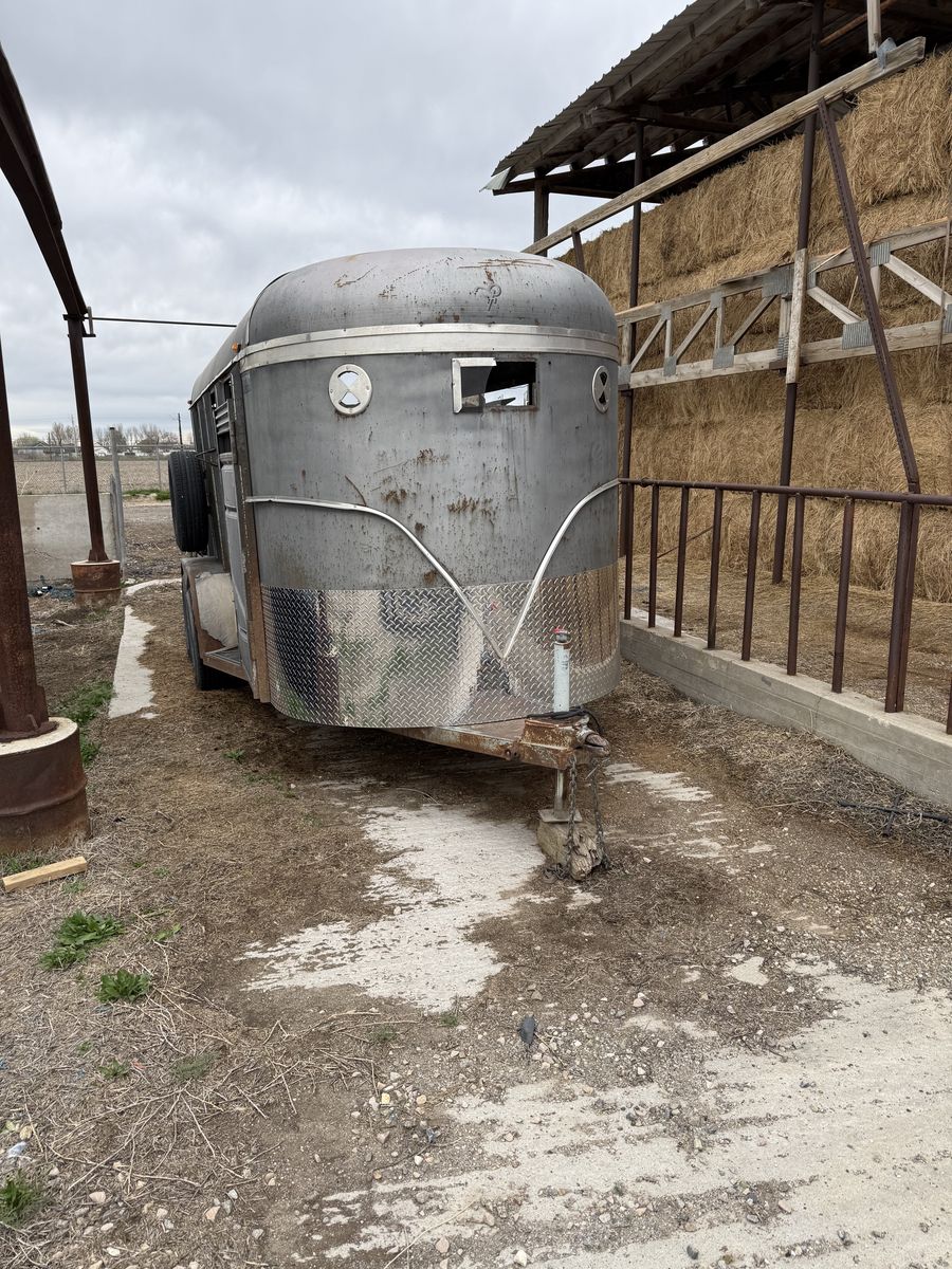 Used 16' livestock Trailer