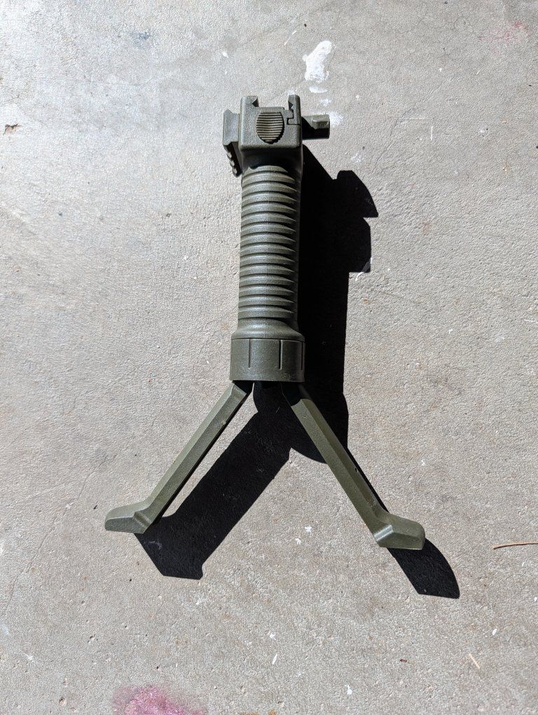 Foregrip Bipod for AR 15