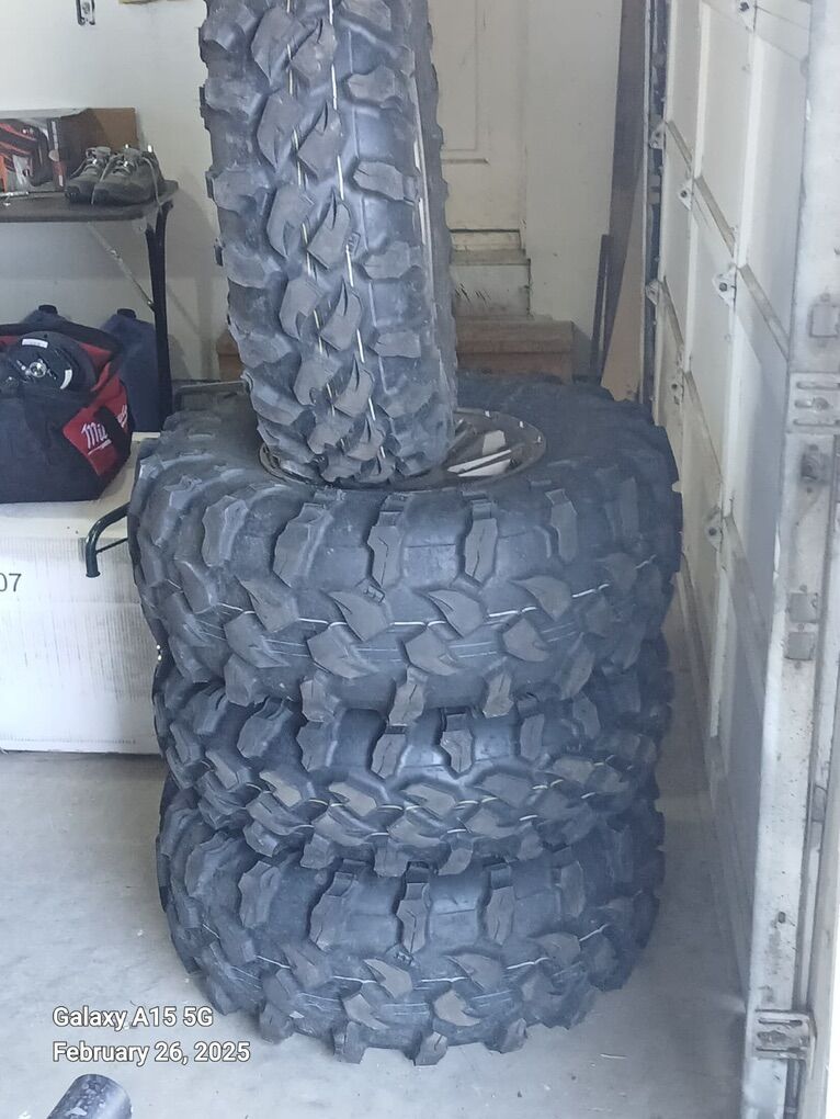 Maxxis ML19A Tires