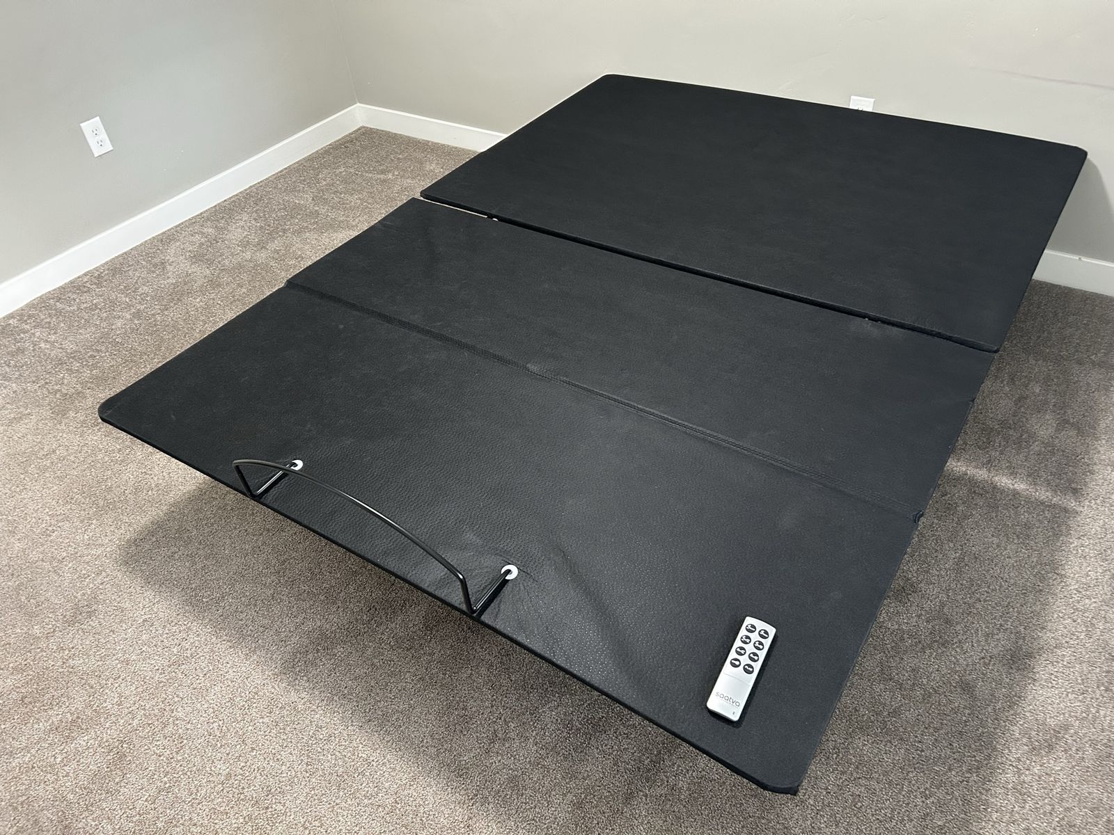Like New - Queen Saatva Adjustable Base