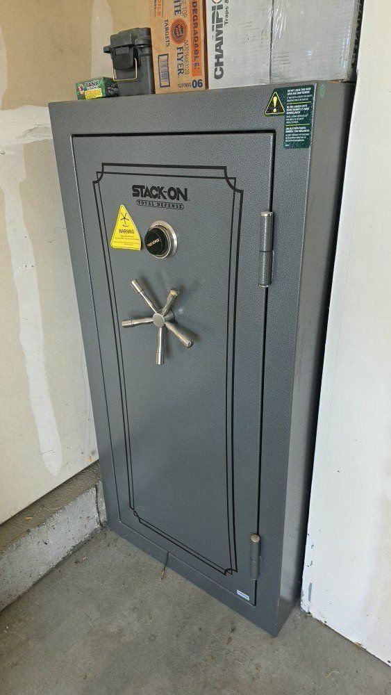 Stack-on Safe around 40 guns