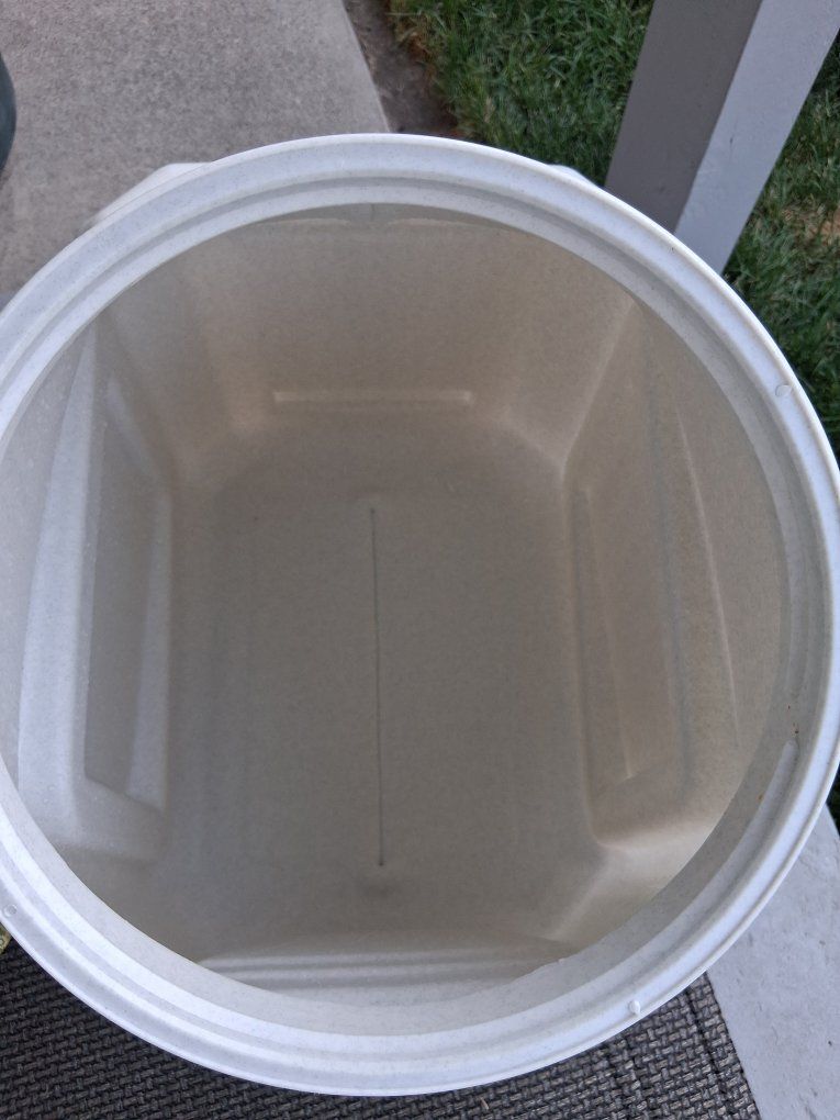 Main image 3