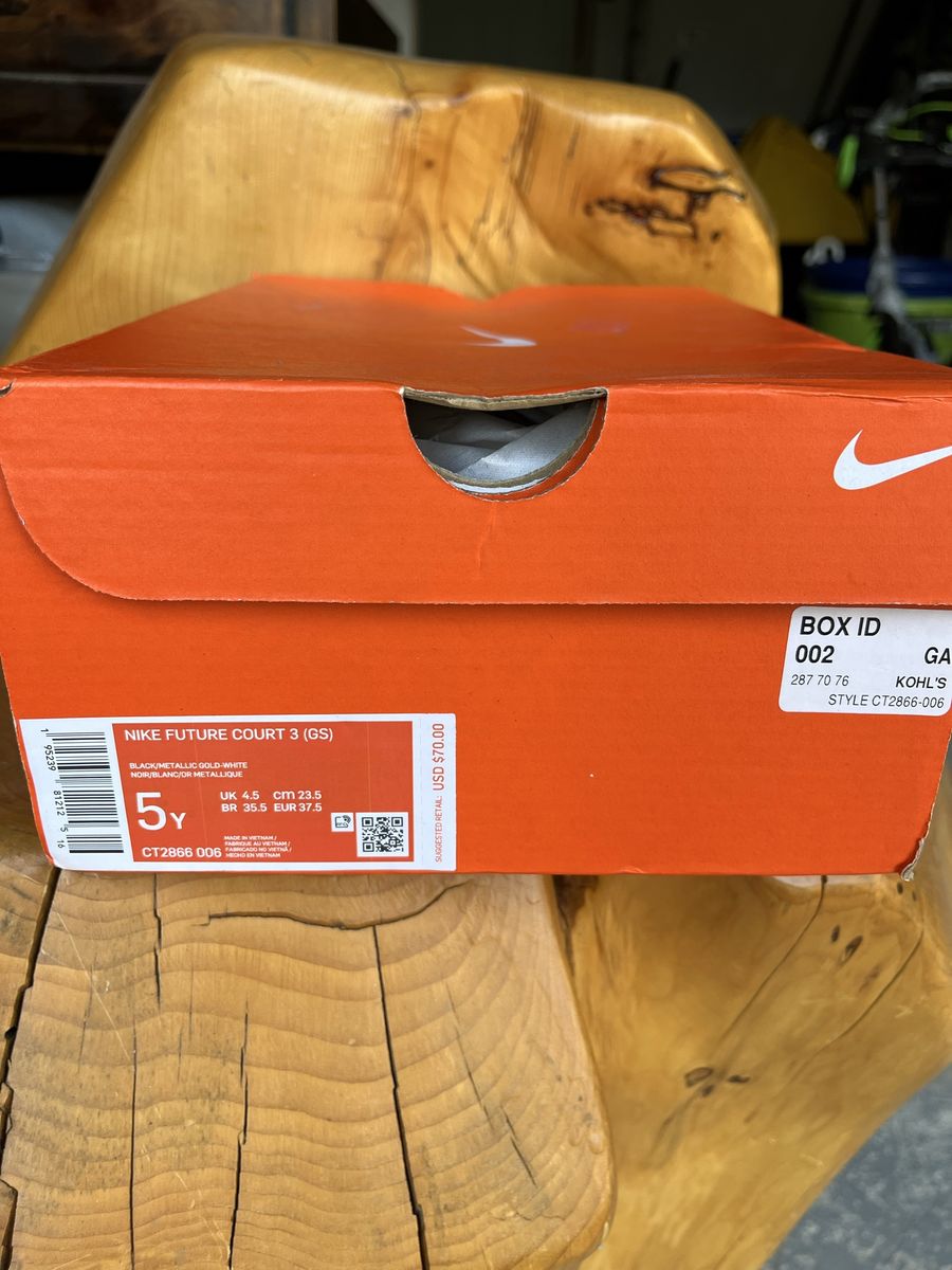 Nike Future Court 3 (GS) Basketball Shoes - Black/Metallic Gold/White - Size 5Y - New in Box