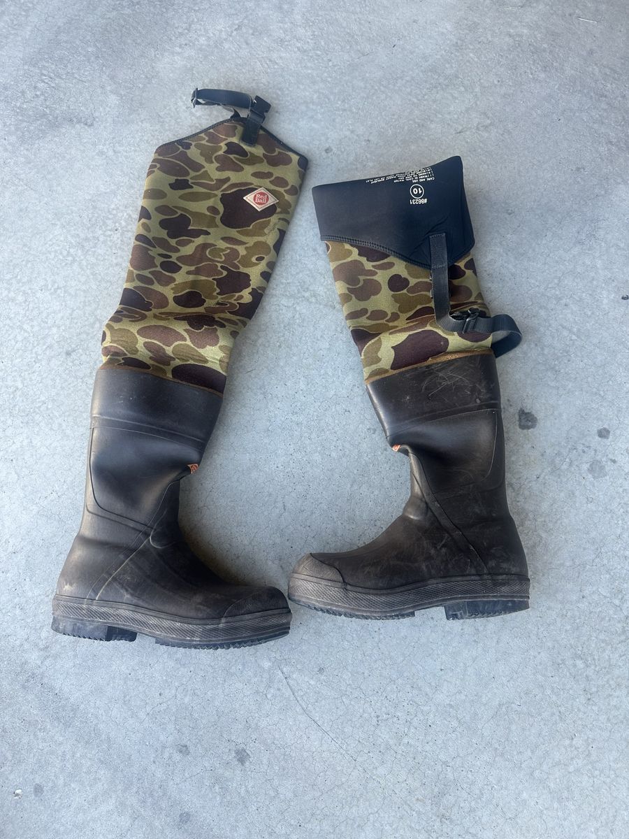 Red Dot Hip Boots